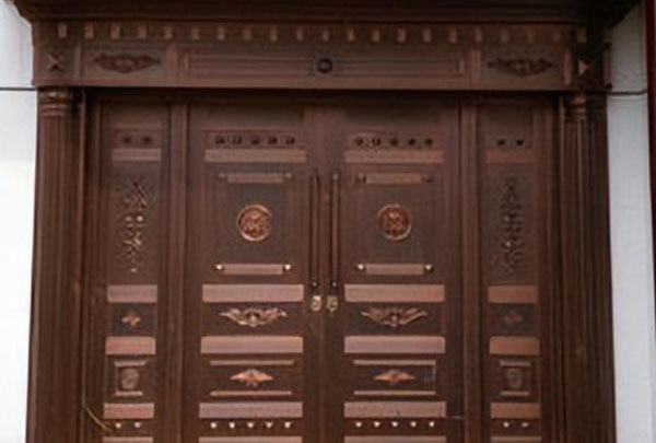 沈陽銅門制作廠家教你如何延長銅門的使用壽命