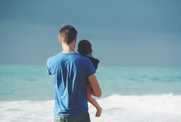 愛在父親節(jié),沈陽昊瑞銅門廠向全天下的父親致敬,祝您們節(jié)日快樂